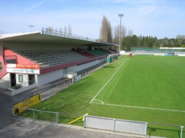 Stade des Trois-Chênes